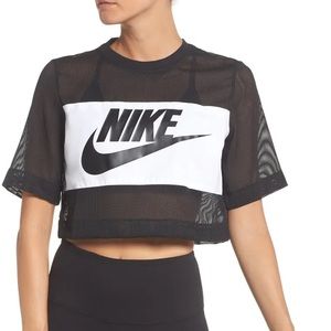 Nike Logo Cropped Box Tee